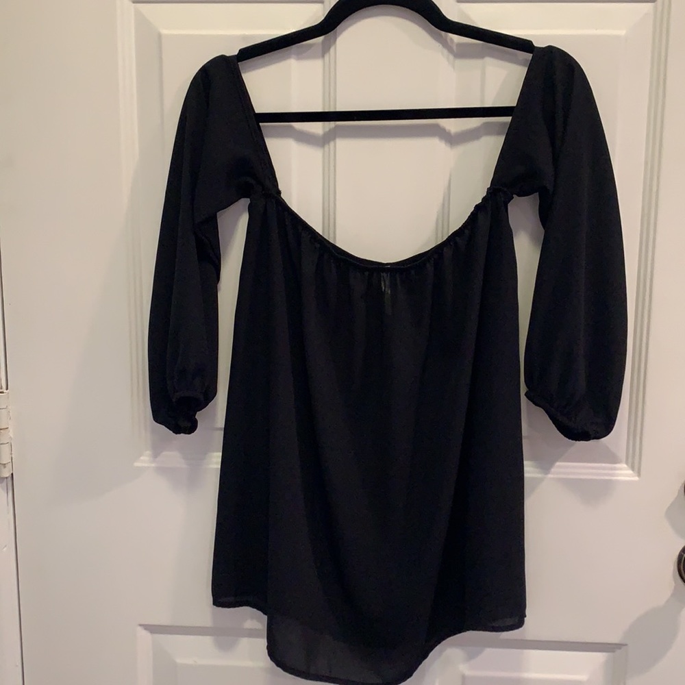 Off the shoulder blouse/ Cold shoulder blouse
